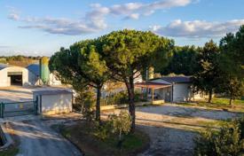Arsa Castiglione del Lago'da, İtalya. 2,350,000 €