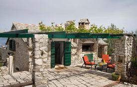 Şehir içinde müstakil ev – Split-Dalmatia County, Hırvatistan. 550,000 €