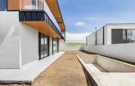 5 odalılar şehir içinde müstakil ev 370 m² Lisi lake'de, Gürcistan. $479,000