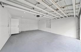 3 odalılar şehir içinde müstakil ev 341 m² Miami'de, Amerika Birleşik Devletleri. $799,000
