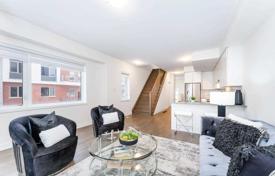 3 odalılar konak North York'da, Kanada. C$1,542,000