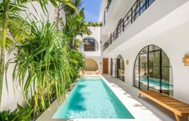 6 odalılar villa 430 m² Jalan Umalas'da, Endonezya. $770,000