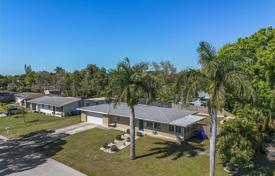 Şehir içinde müstakil ev – Fort Myers, Florida, Amerika Birleşik Devletleri. $450,000
