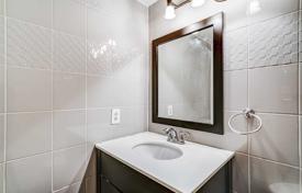 8 odalılar daire North York'da, Kanada. C$802,000