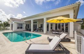 Villa – Coral Gables, Florida, Amerika Birleşik Devletleri. 2,890,000 €