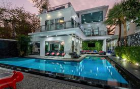 8 odalılar villa 800 m² Chonburi'de, Tayland. $742,000