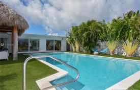 5 odalılar villa 208 m² Miami sahili'nde, Amerika Birleşik Devletleri. $1,665,000