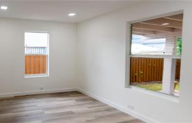 3 odalılar şehir içinde müstakil ev 153 m² Miami'de, Amerika Birleşik Devletleri. $689,000