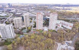 7 odalılar daire North York'da, Kanada. C$957,000