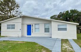 Şehir içinde müstakil ev – West Palm Beach, Florida, Amerika Birleşik Devletleri. $379,000