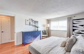 4 odalılar şehir içinde müstakil ev Etobicoke'de, Kanada. C$1,319,000