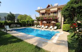 7 odalılar villa 140 m² Dalyan'da, Türkiye. $454,000