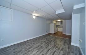 12 odalılar şehir içinde müstakil ev Etobicoke'de, Kanada. C$1,409,000