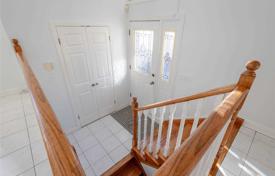 3 odalılar şehir içinde müstakil ev North York'da, Kanada. C$1,560,000