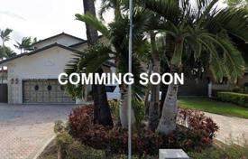4 odalılar şehir içinde müstakil ev 475 m² Miami'de, Amerika Birleşik Devletleri. $1,775,000