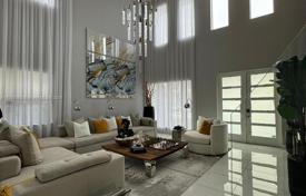 4 odalılar şehir içinde müstakil ev 264 m² Miami Lakes'da, Amerika Birleşik Devletleri. $1,550,000