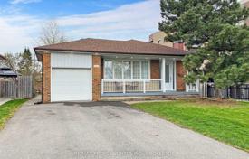 11 odalılar şehir içinde müstakil ev Etobicoke'de, Kanada. C$1,601,000