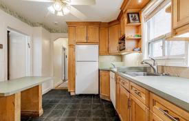 7 odalılar şehir içinde müstakil ev North York'da, Kanada. C$1,508,000