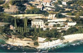 40 odalılar villa Alassio'da, İtalya. Price on request