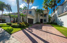 7 odalılar villa 402 m² Miami'de, Amerika Birleşik Devletleri. 1,383,000 €