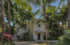Şehir içinde müstakil ev – Miami sahili, Florida, Amerika Birleşik Devletleri. $1,950,000