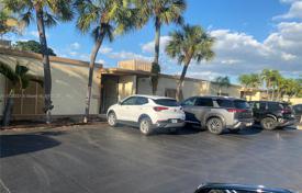 3 odalılar şehir içinde müstakil ev 172 m² Miami Lakes'da, Amerika Birleşik Devletleri. $525,000