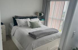 6 odalılar daire North York'da, Kanada. C$1,008,000