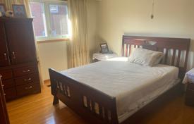 8 odalılar şehir içinde müstakil ev North York'da, Kanada. C$1,999,000