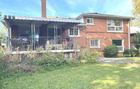 6 odalılar şehir içinde müstakil ev North York'da, Kanada. C$2,227,000