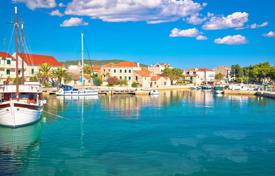 Arsa Split-Dalmatia County'da, Hırvatistan. 750,000 €