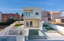 2 odalılar şehir içinde müstakil ev 177 m² Ližnjan'da, Hırvatistan. 670,000 €