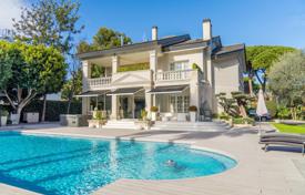 7 odalılar şehir içinde müstakil ev 642 m² Castelldefels'te, İspanya. 4,750,000 €