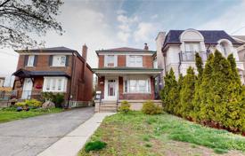 6 odalılar şehir içinde müstakil ev North York'da, Kanada. C$1,915,000