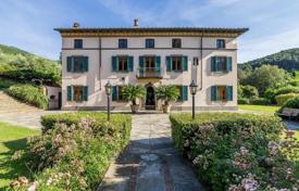 41 odalılar villa 1158 m² Lucca'da, İtalya. 3,500,000 €