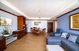3 odalılar kondominyumda daireler 204 m² Watthana'da, Tayland. $486,000