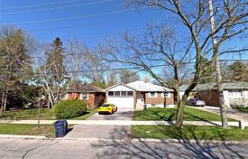 6 odalılar şehir içinde müstakil ev North York'da, Kanada. C$2,318,000