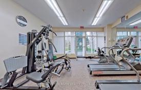 8 odalılar daire Scarborough'da, Kanada. C$724,000
