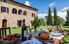 12 odalılar villa 920 m² Montalcino'da, İtalya. 1,550,000 €