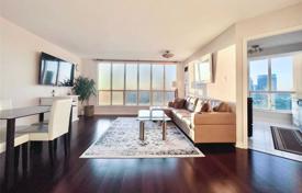 1 odalılar daire Lake Shore Boulevard West'da, Kanada. C$851,000