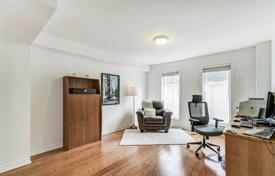 4 odalılar konak North York'da, Kanada. C$1,677,000