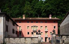 Villa – Belluno, Veneto, İtalya. 900,000 €
