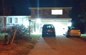 8 odalılar şehir içinde müstakil ev Scarborough'da, Kanada. C$1,919,000
