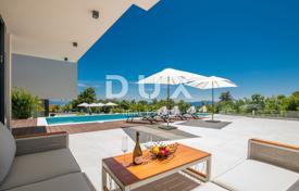 6 odalılar şehir içinde müstakil ev 309 m² Veprinac'da, Hırvatistan. 990,000 €