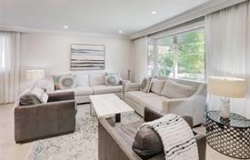 5 odalılar şehir içinde müstakil ev Etobicoke'de, Kanada. C$2,064,000